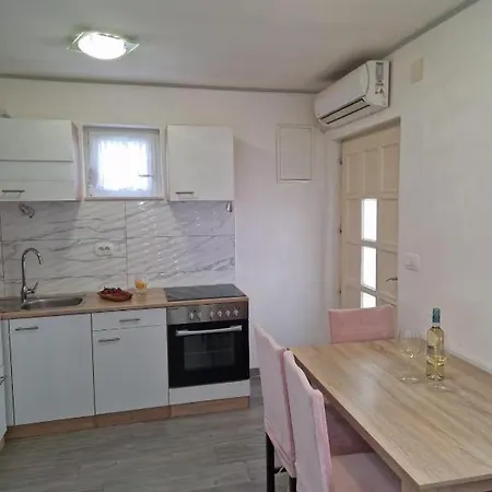 Frane Apartment