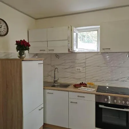 Apartment Frane