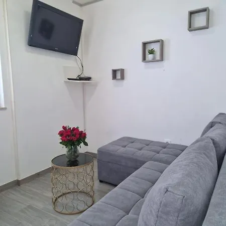 Apartment Frane *